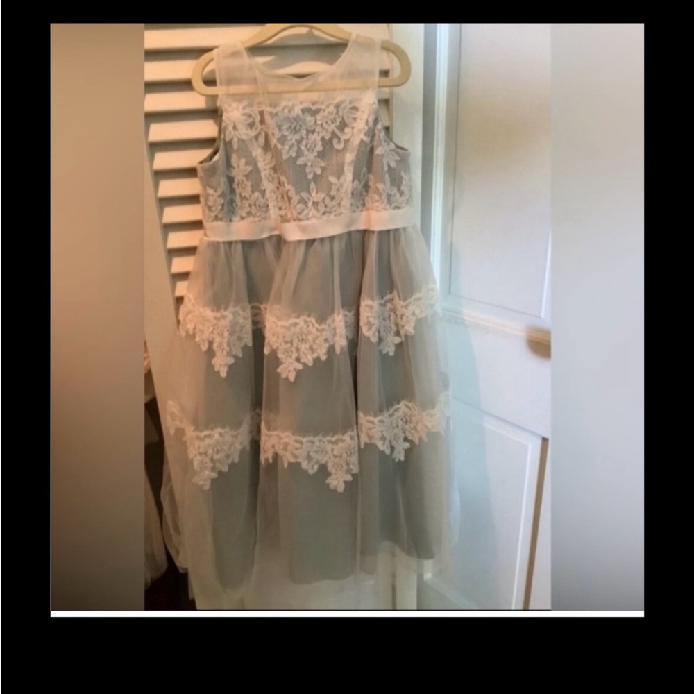 girls ivory sage lace dress - Picture 3 of 3